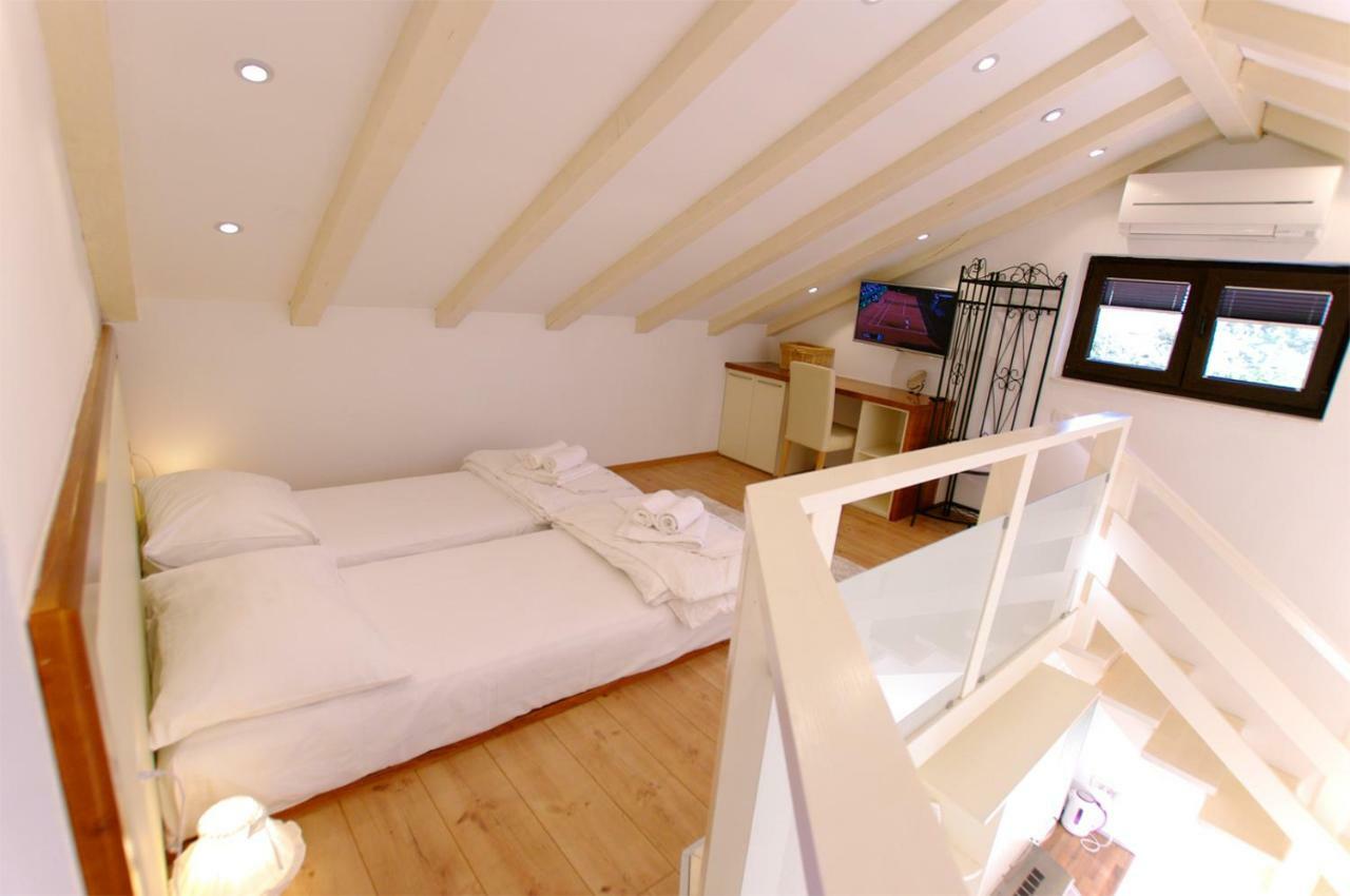 Apartamento Apartman Murter Center 4+1 Id 720 Exterior foto